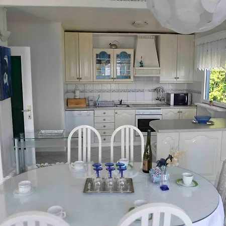 Mare With A Magical Sea View Apartament *